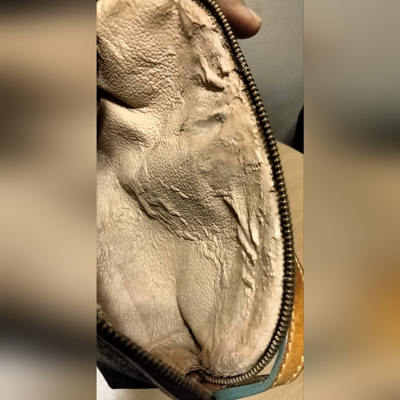 Genuine Louis Vuitton Monogram Cosmetic Pouch - Picture 14 of 16